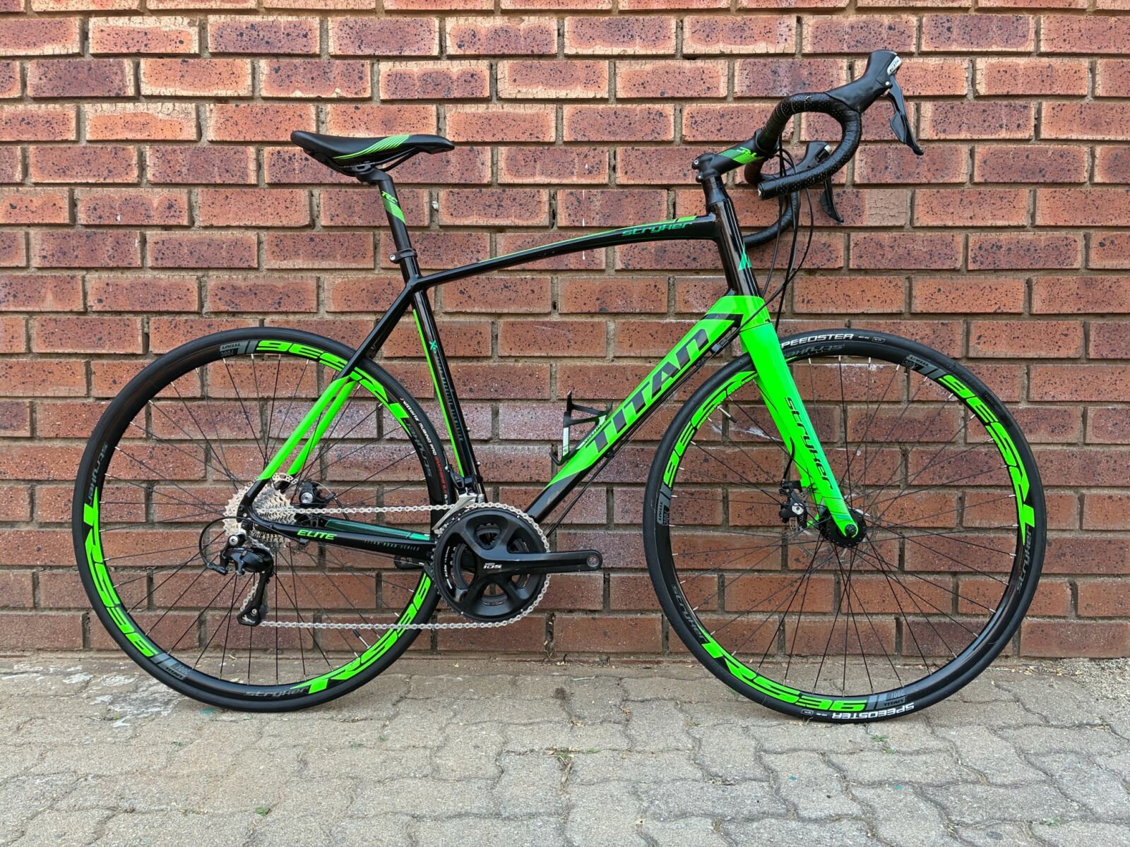 Titan Stryker Elite Road Bike | Large