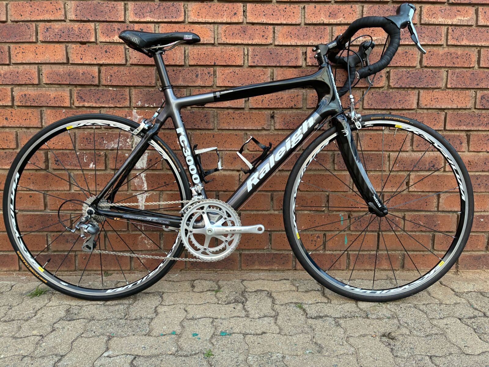 Raleigh RC3000 Full Carbon Road Bike
