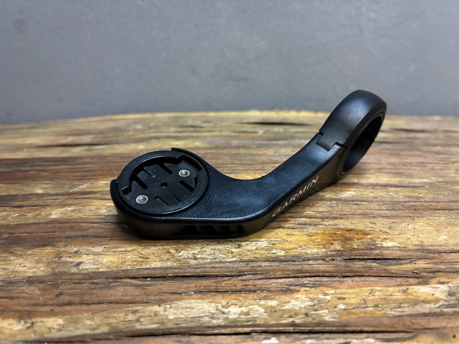 Garmin Outfront Mount | Garmin