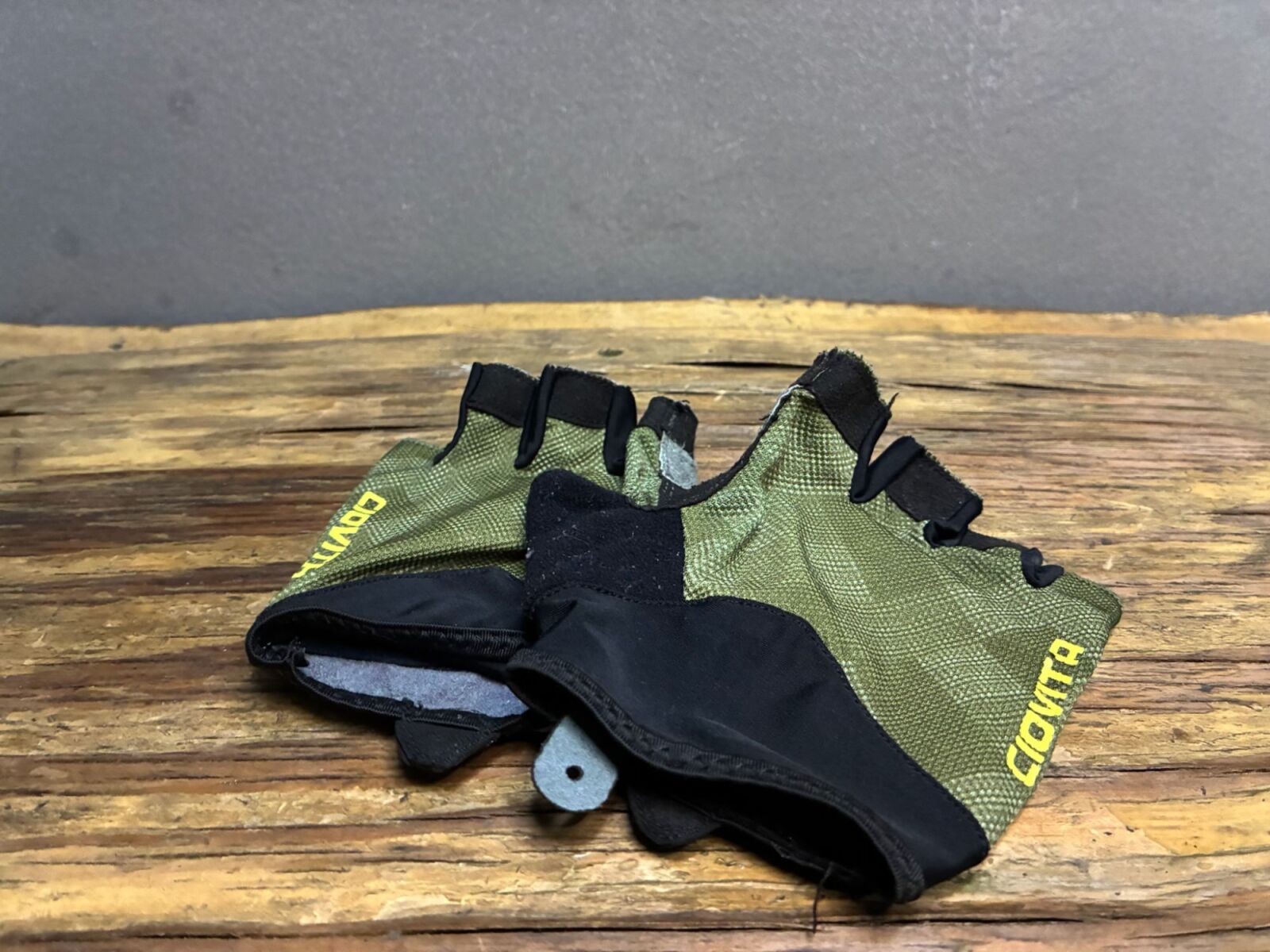 Ciovita Short-finger Gloves | Green