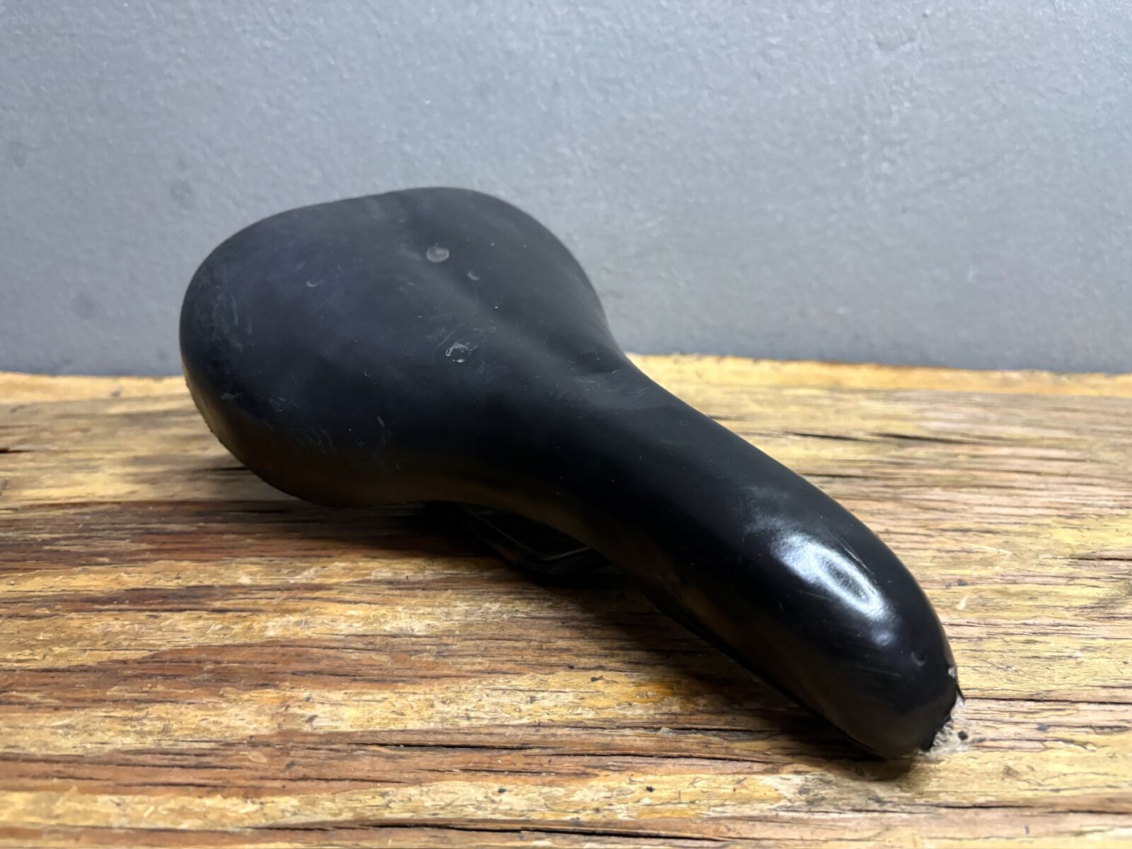 Black plain Saddle | 140mm