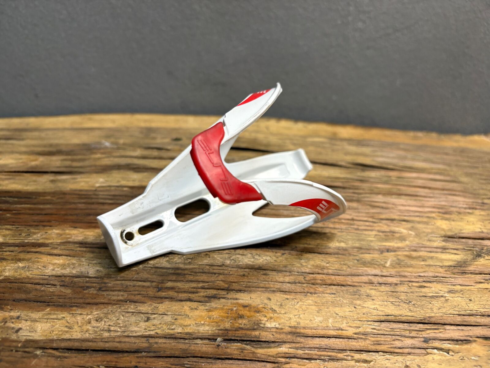 Elite Fibreglass red and white bottle cage