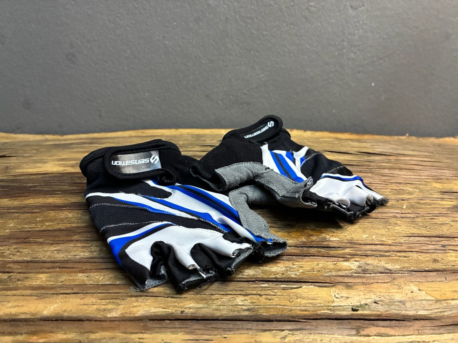 Sensation Blue Gloves Size M